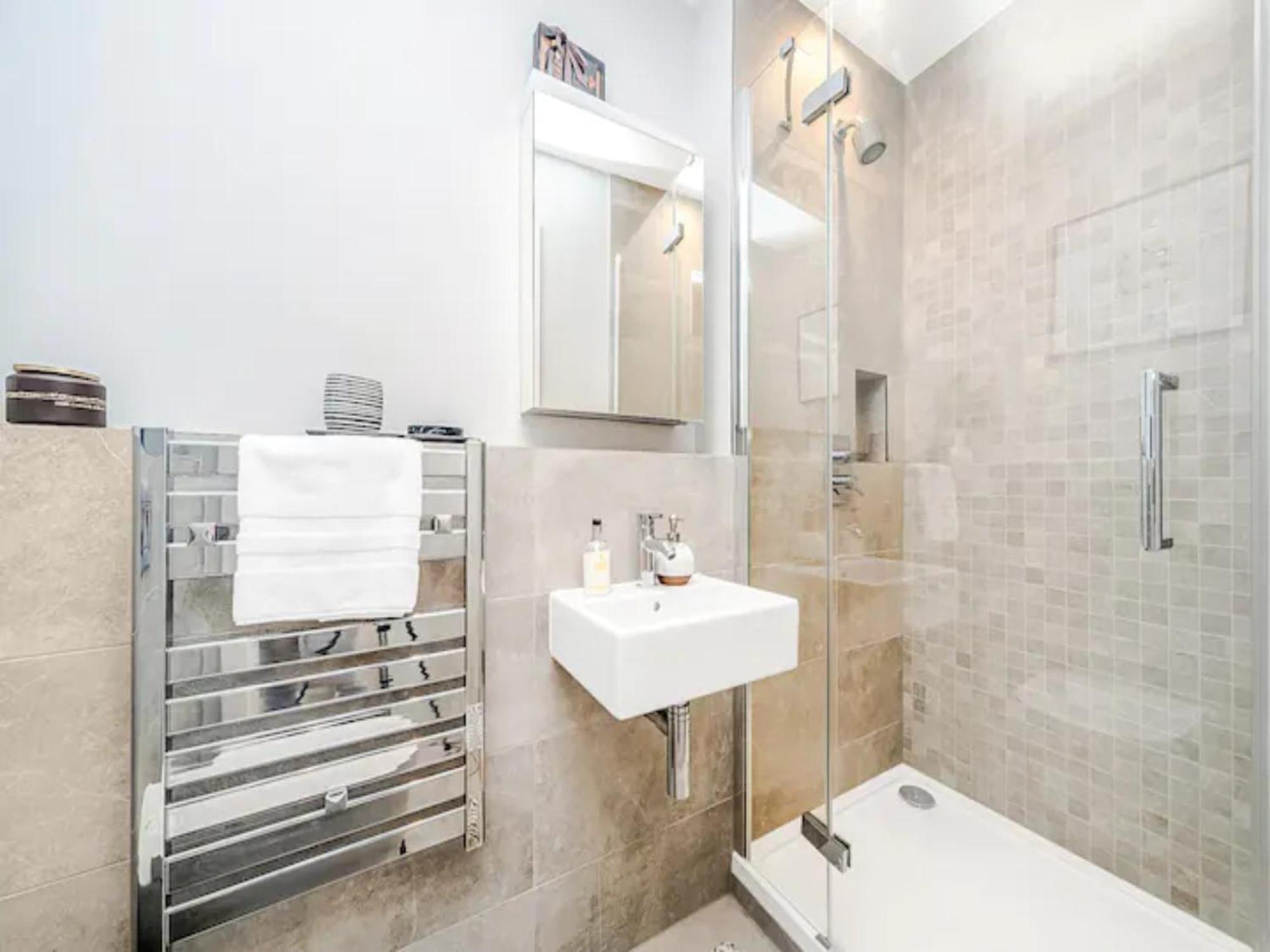 런던 Pass The Keys Penthouse Oasis In Trendy Fulham 아파트 외부 사진