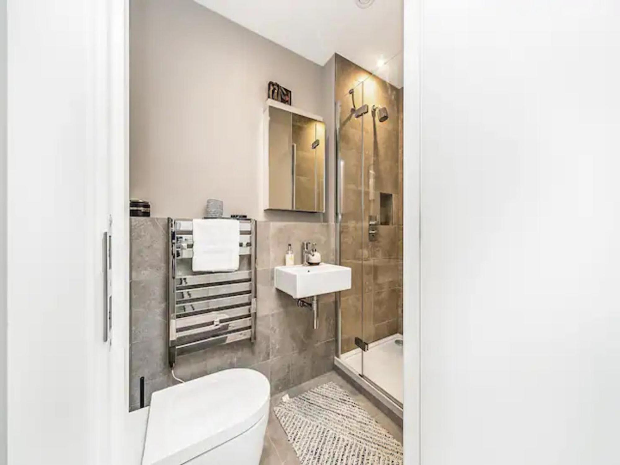 런던 Pass The Keys Penthouse Oasis In Trendy Fulham 아파트 외부 사진